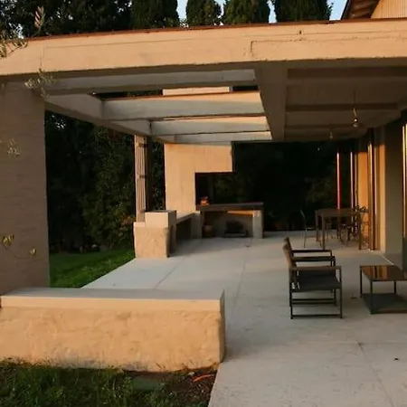 Brick House סומה קאמפניה